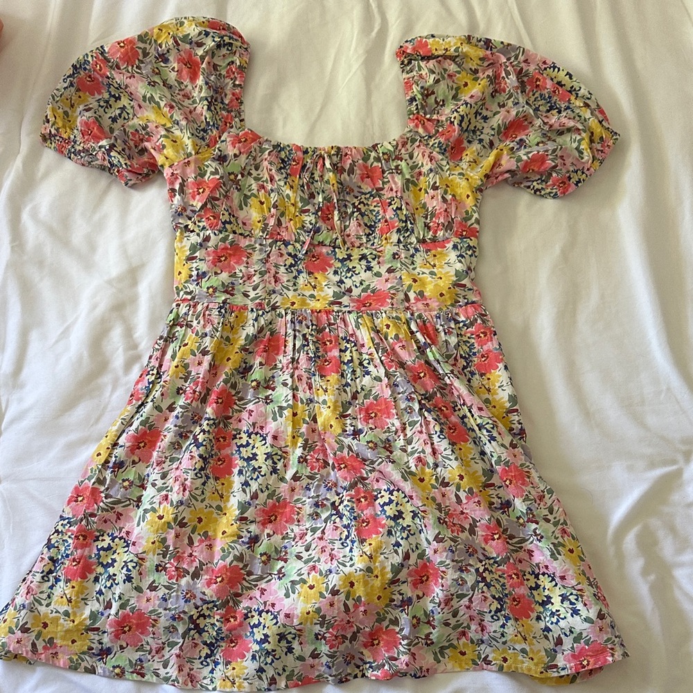 Floral woman Dress with Puff Sleeves and pockets